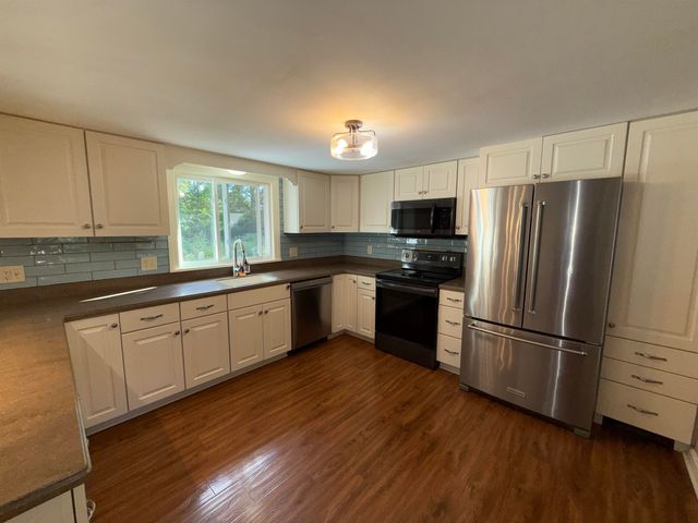 4 Corwin Drive, Derry, NH 03038