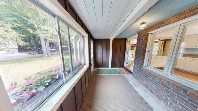 4 Corwin Drive, Derry, NH 03038