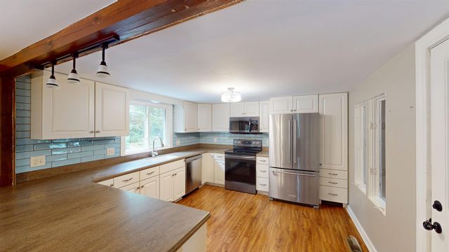 4 Corwin Drive, Derry, NH 03038
