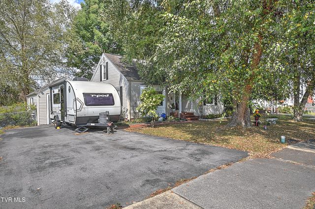 413 West D Street, Elizabethton, TN 37643