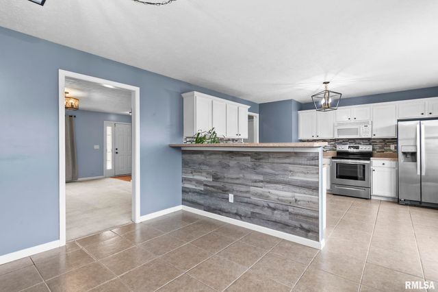 2916 Tanner Road, Springfield, IL 62702