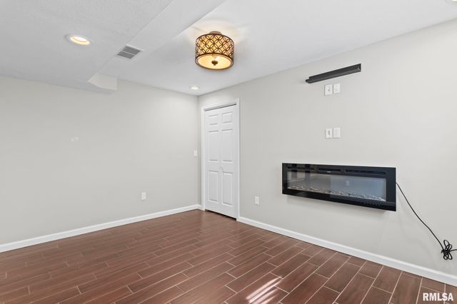 2916 Tanner Road, Springfield, IL 62702