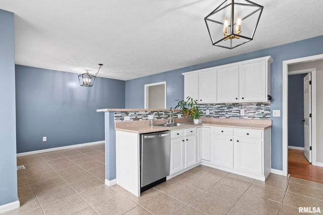 2916 Tanner Road, Springfield, IL 62702