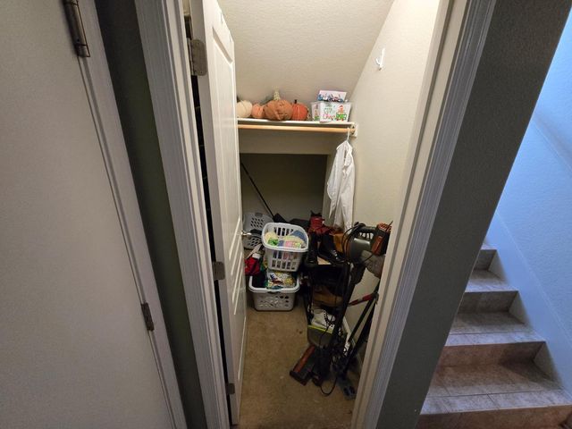 672 Shasta Oaks Cir, Roseville, CA 95678