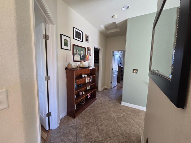 672 Shasta Oaks Cir, Roseville, CA 95678