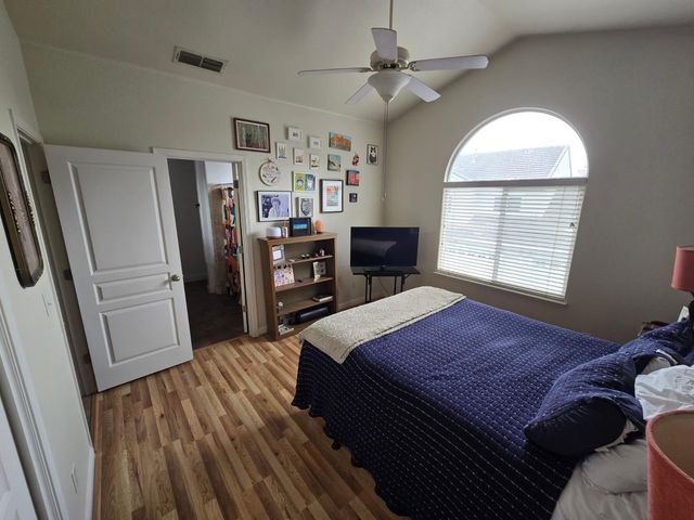 672 Shasta Oaks Cir, Roseville, CA 95678