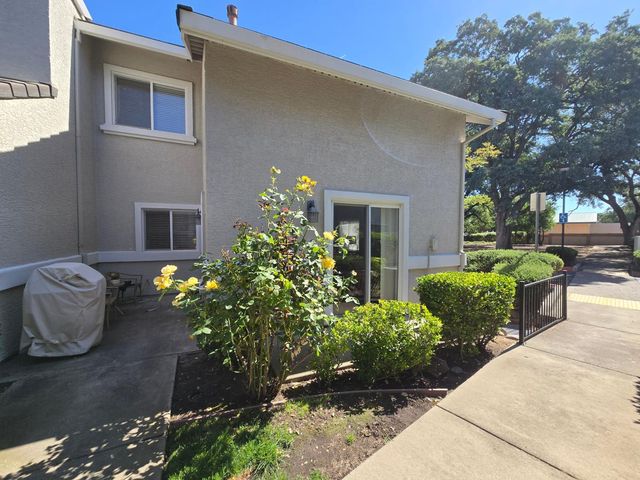 672 Shasta Oaks Cir, Roseville, CA 95678