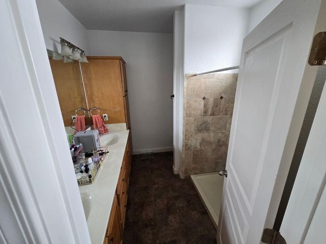 672 Shasta Oaks Cir, Roseville, CA 95678