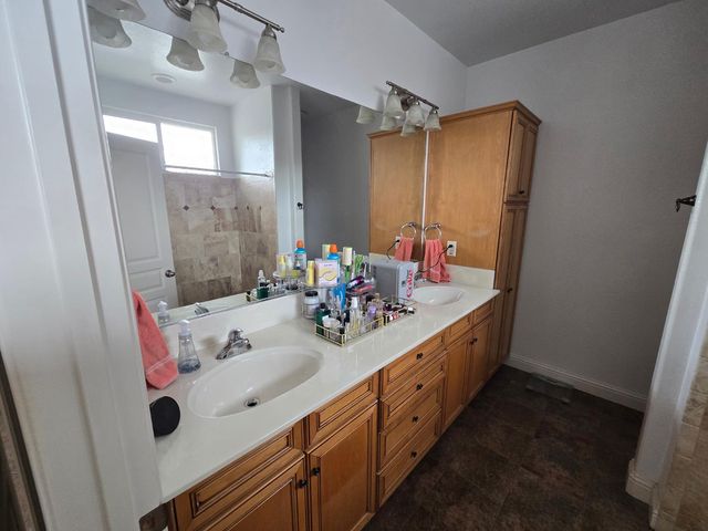 672 Shasta Oaks Cir, Roseville, CA 95678