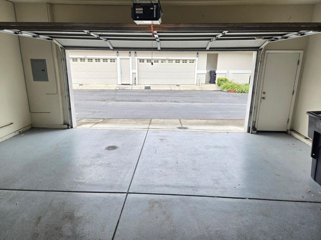 672 Shasta Oaks Cir, Roseville, CA 95678