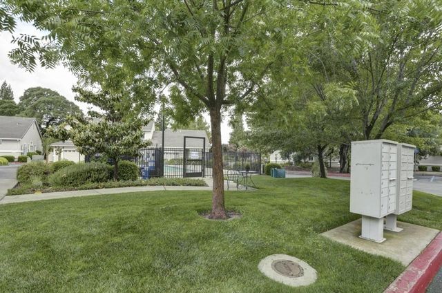 672 Shasta Oaks Cir, Roseville, CA 95678