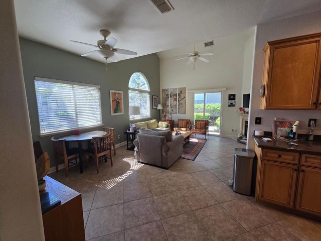 672 Shasta Oaks Cir, Roseville, CA 95678