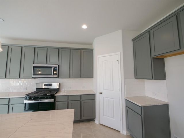 8 Carmel Drive, Manvel, TX 77578