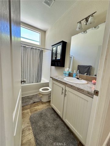 27 Essex Drive, Northridge, CA 91324