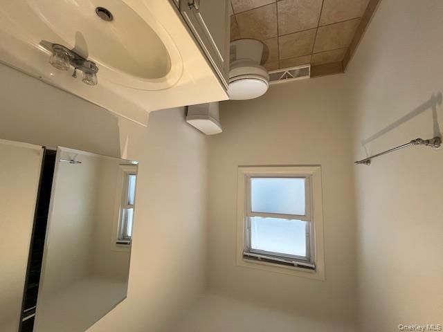 1 Inwood Road A, Port Washington, NY 11050