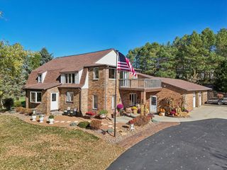 9080 Hickory DRIVE, Kewaskum, WI 53040