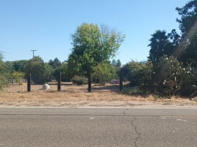 1824 California Ave, Modesto, CA 95358