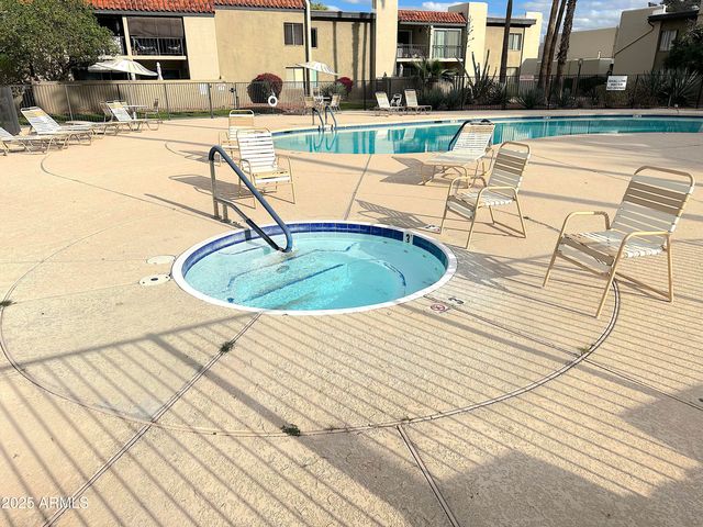 4201 E CAMELBACK Road 51, Phoenix, AZ 85018