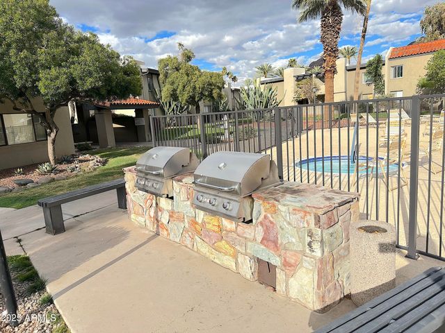 4201 E CAMELBACK Road 51, Phoenix, AZ 85018