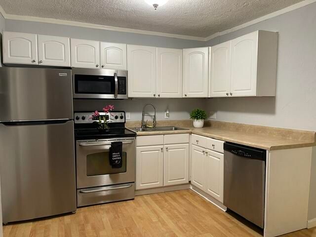 1449 NE 30th Court, Pompano Beach, FL 33064