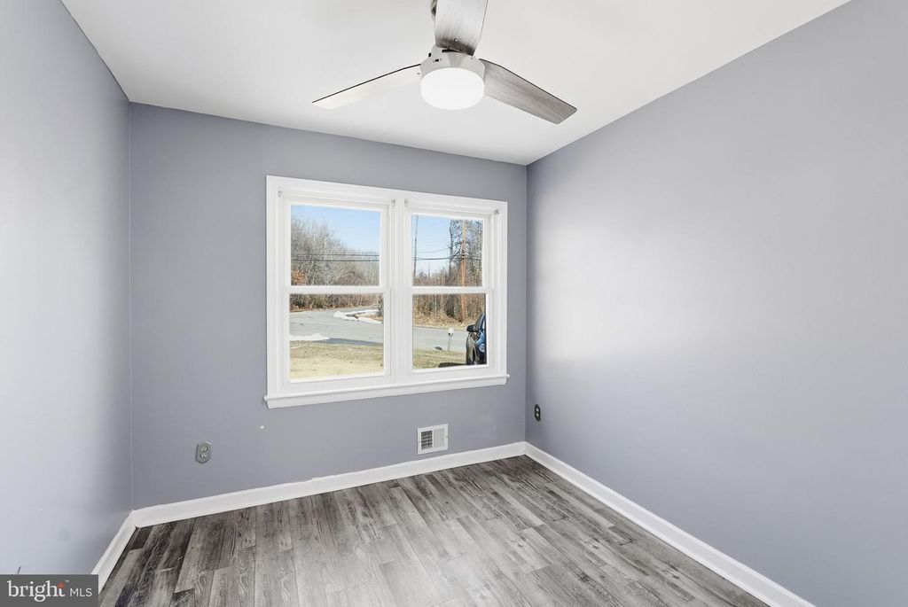 Image 13 of property listing at 13001 WINDBROOK DR, Clinton, MD 20735