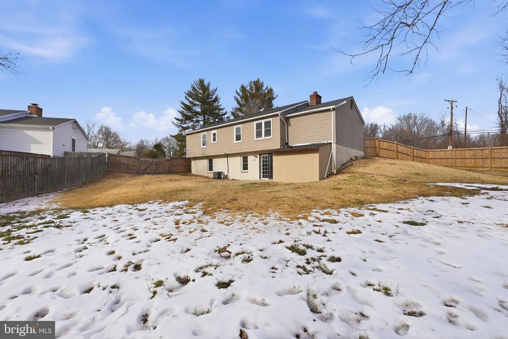Image 24 of property listing at 13001 WINDBROOK DR, Clinton, MD 20735