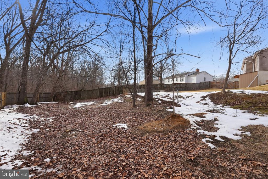 Image 25 of property listing at 13001 WINDBROOK DR, Clinton, MD 20735