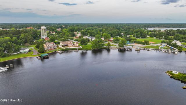 1 Burton Place, Jacksonville, NC 28540