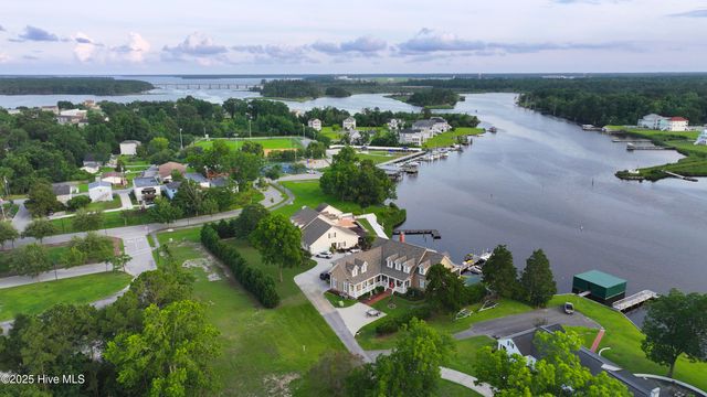 1 Burton Place, Jacksonville, NC 28540