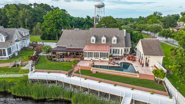 1 Burton Place, Jacksonville, NC 28540