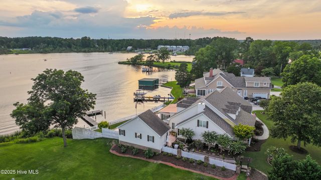 1 Burton Place, Jacksonville, NC 28540