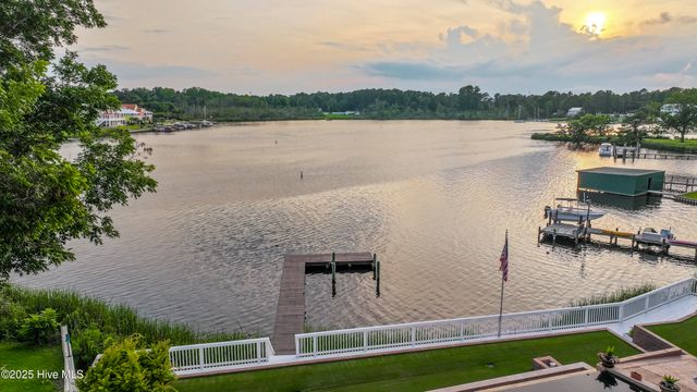 1 Burton Place, Jacksonville, NC 28540