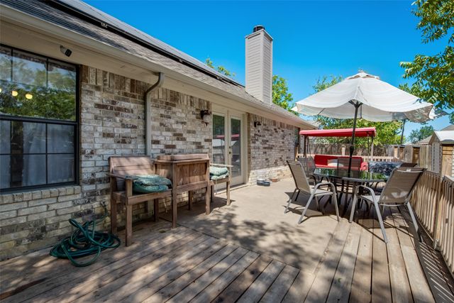 404 Honeysuckle Drive, Cleburne, TX 76033