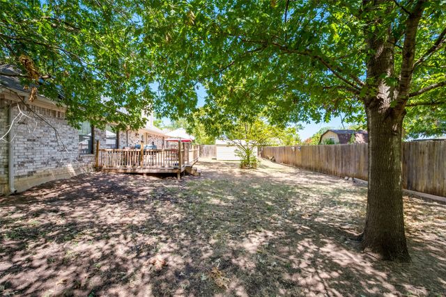 404 Honeysuckle Drive, Cleburne, TX 76033