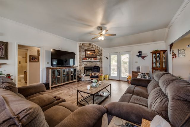 404 Honeysuckle Drive, Cleburne, TX 76033