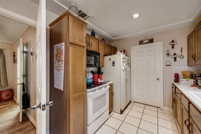 404 Honeysuckle Drive, Cleburne, TX 76033