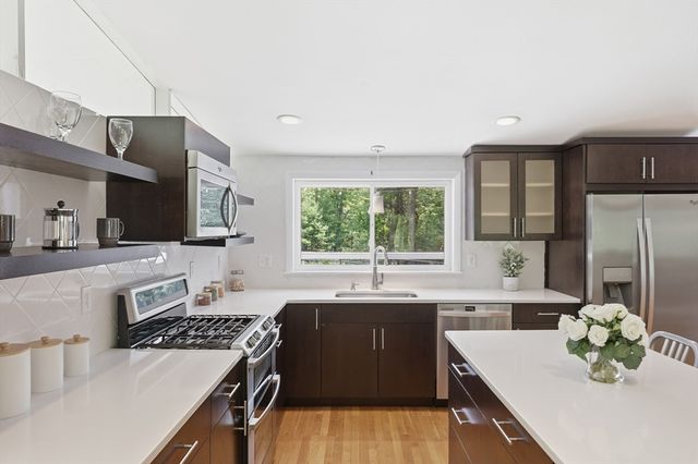 430 Heald Rd, Carlisle, MA 01741