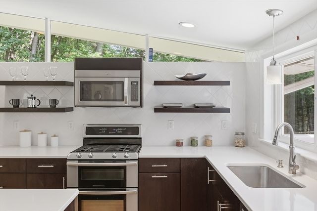 430 Heald Rd, Carlisle, MA 01741
