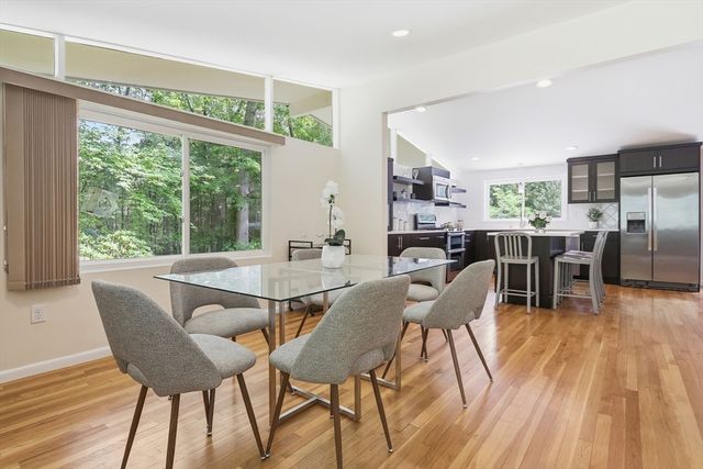 430 Heald Rd, Carlisle, MA 01741