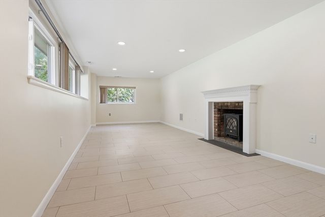 430 Heald Rd, Carlisle, MA 01741