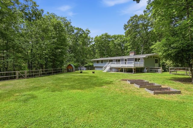 430 Heald Rd, Carlisle, MA 01741