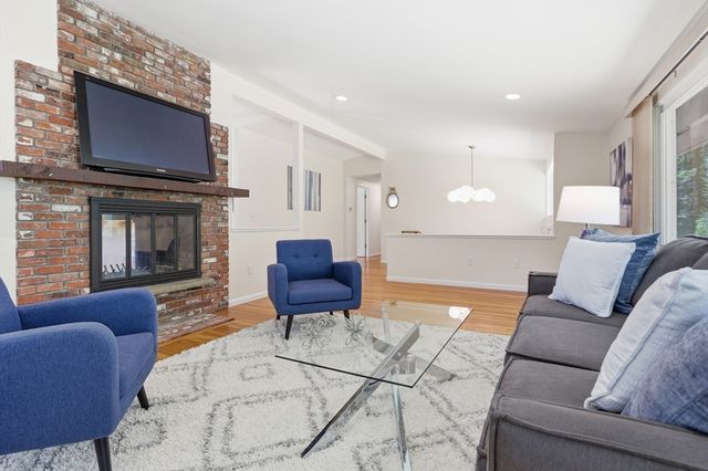 430 Heald Rd, Carlisle, MA 01741