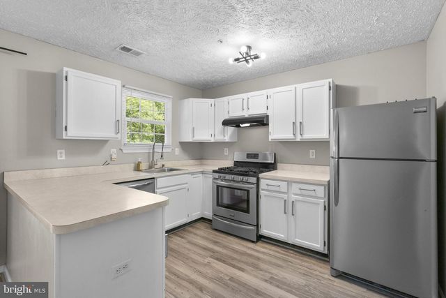 1043 DEBBIE AVE, Baltimore, MD 21221