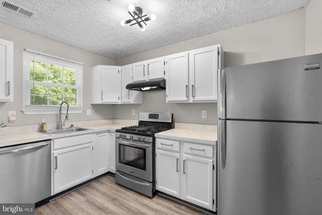 1043 DEBBIE AVE, Baltimore, MD 21221