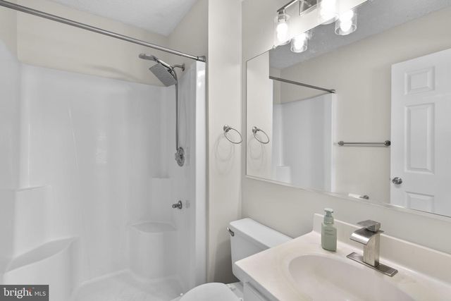1043 DEBBIE AVE, Baltimore, MD 21221