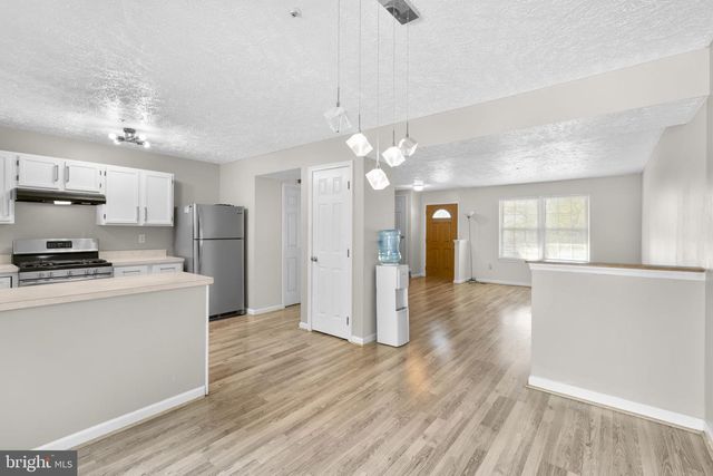 1043 DEBBIE AVE, Baltimore, MD 21221