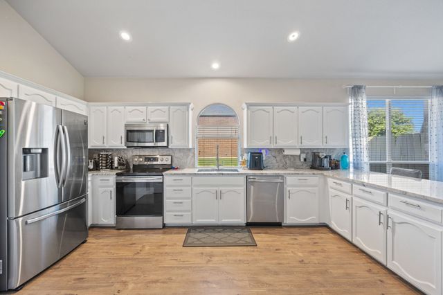 1016 Vista View Drive, Burleson, TX 76028