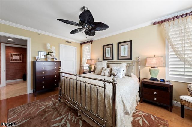 265 Indies WAY 602, Naples, FL 34110