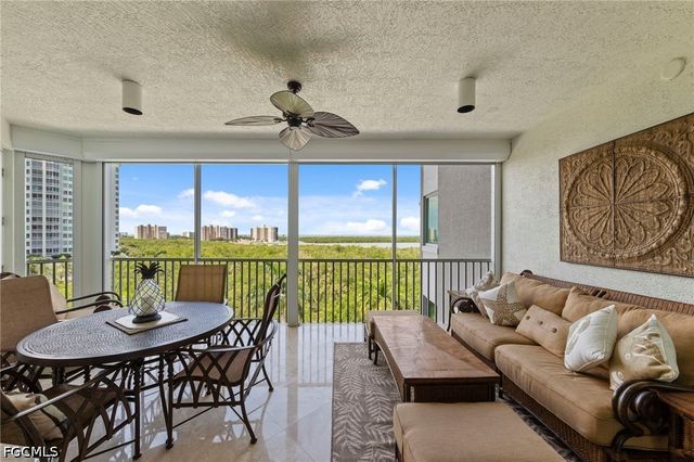265 Indies WAY 602, Naples, FL 34110