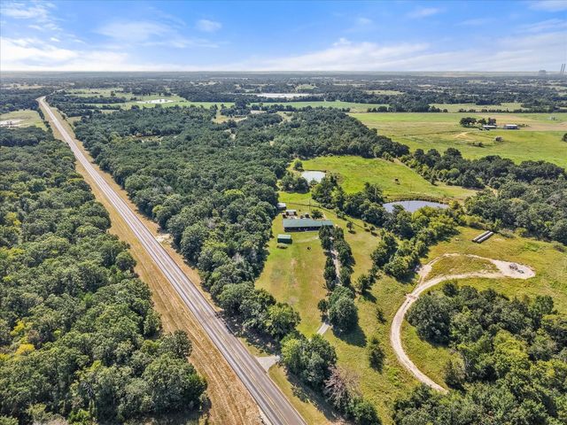 275 W Hwy 164, Donie, TX 75838